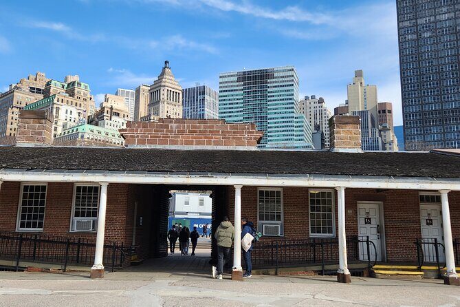 Unexpected Wall Street Walking Tour - Entering Lower Manhattan: why this walk feels different than free-roaming