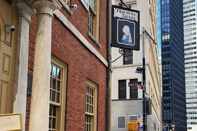 Unexpected Wall Street Walking Tour - Bowling Green and the subway detour: where the street gets its personality