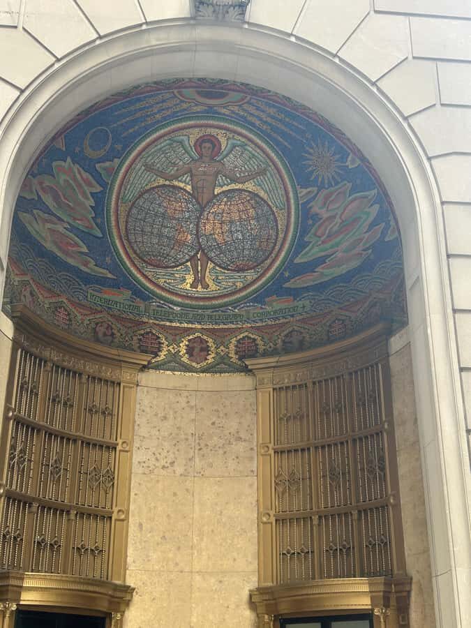 Wall Street: The birth place of NYC in French/English tour - Federal Hall and Washington’s Oath: Politics with Real Weight