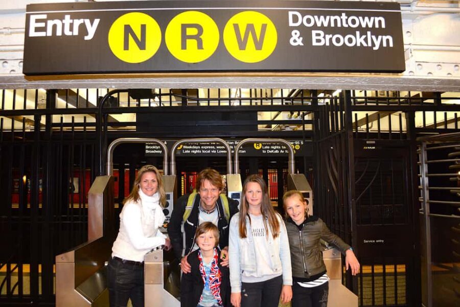 Your NYC Story in Photos: Custom 2-Hour Tour & Photo Shoot - Pacing, bags, and comfort: the stuff that affects your experience
